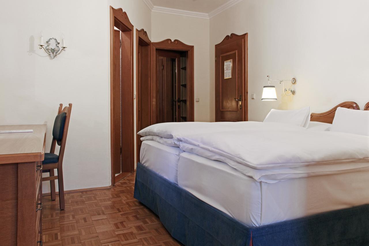 Gruener Baum Hotel Бадгаштейн Номер фото